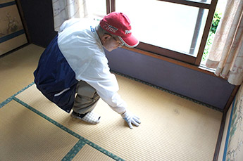 部屋の壁・天井の確認