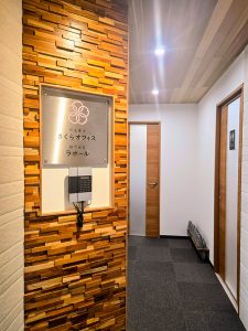 株式会社ラポール